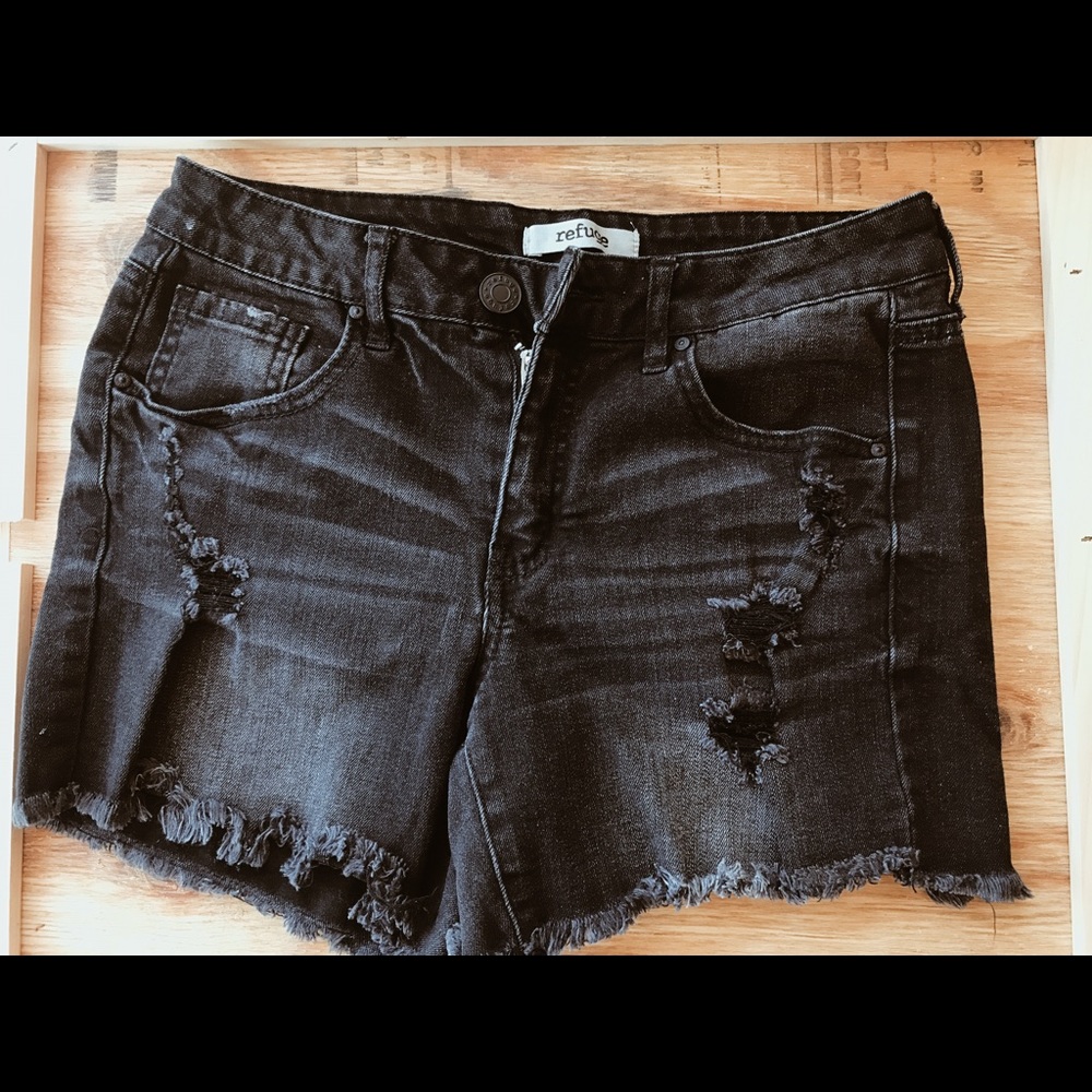 Refuge shorts